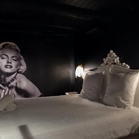 Unsejourametz - Le Cinema De Marilyn Apartment *