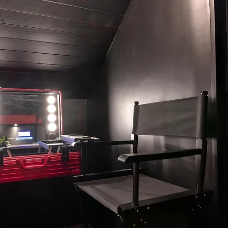 Unsejourametz - Le Cinema De Marilyn Apartment