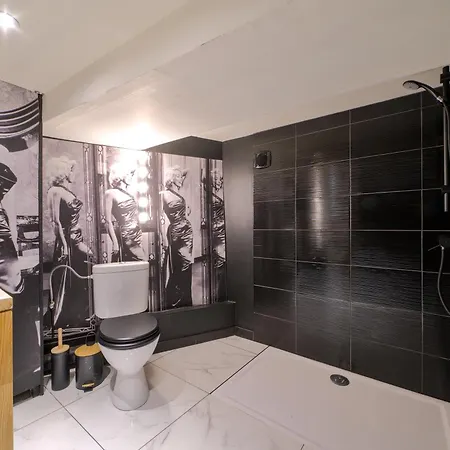 Apartman Unsejourametz - Le Cinema De Marilyn Metz